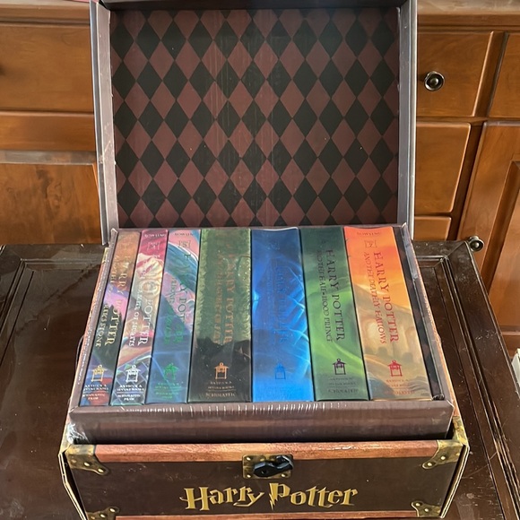 Harry Potter Hardback Full Set New in Packaging - Picture 2 of 3